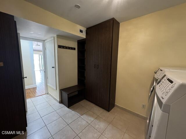 Building Photo - 1580 Valecroft Ave
