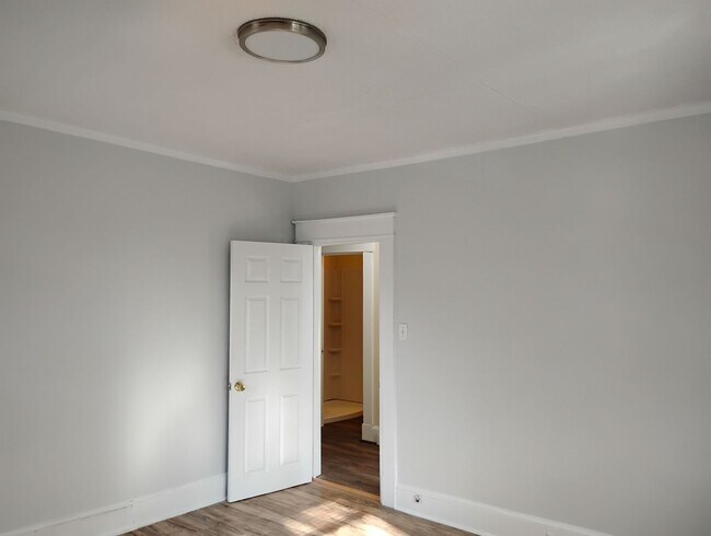 Building Photo - Maryland Ave