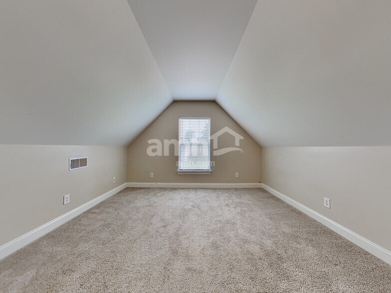 Building Photo - 415 Equinox Cir