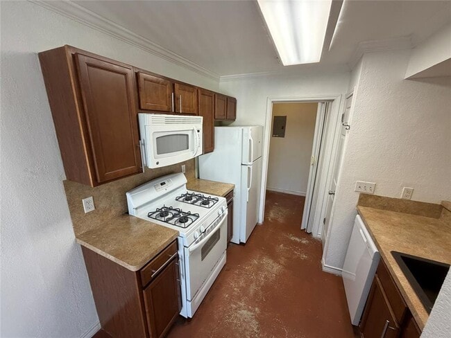 Building Photo - 16105 Fitchburg Cir