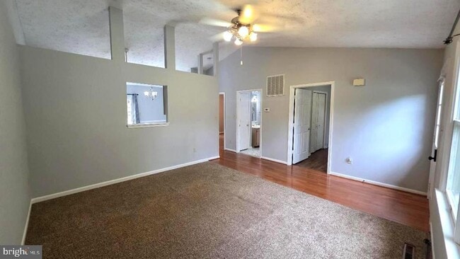 Building Photo - 2725 Vivians Way