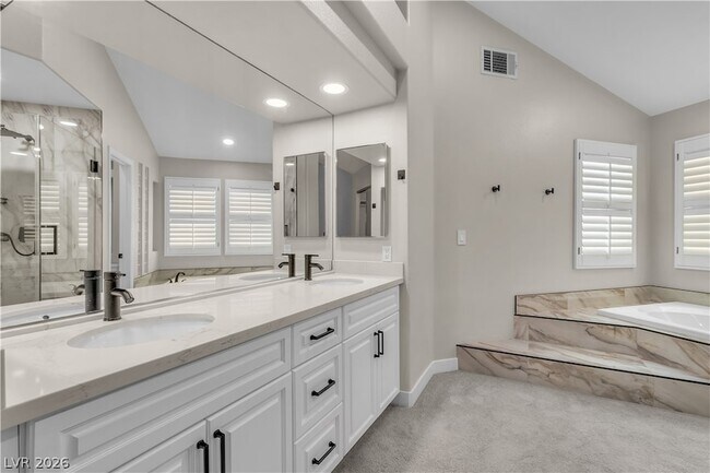 Building Photo - 1712 Estrella St