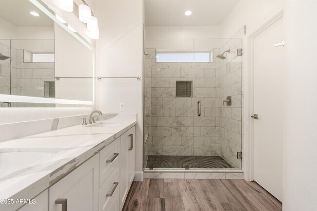 Building Photo - 14608 W Horizon Dr