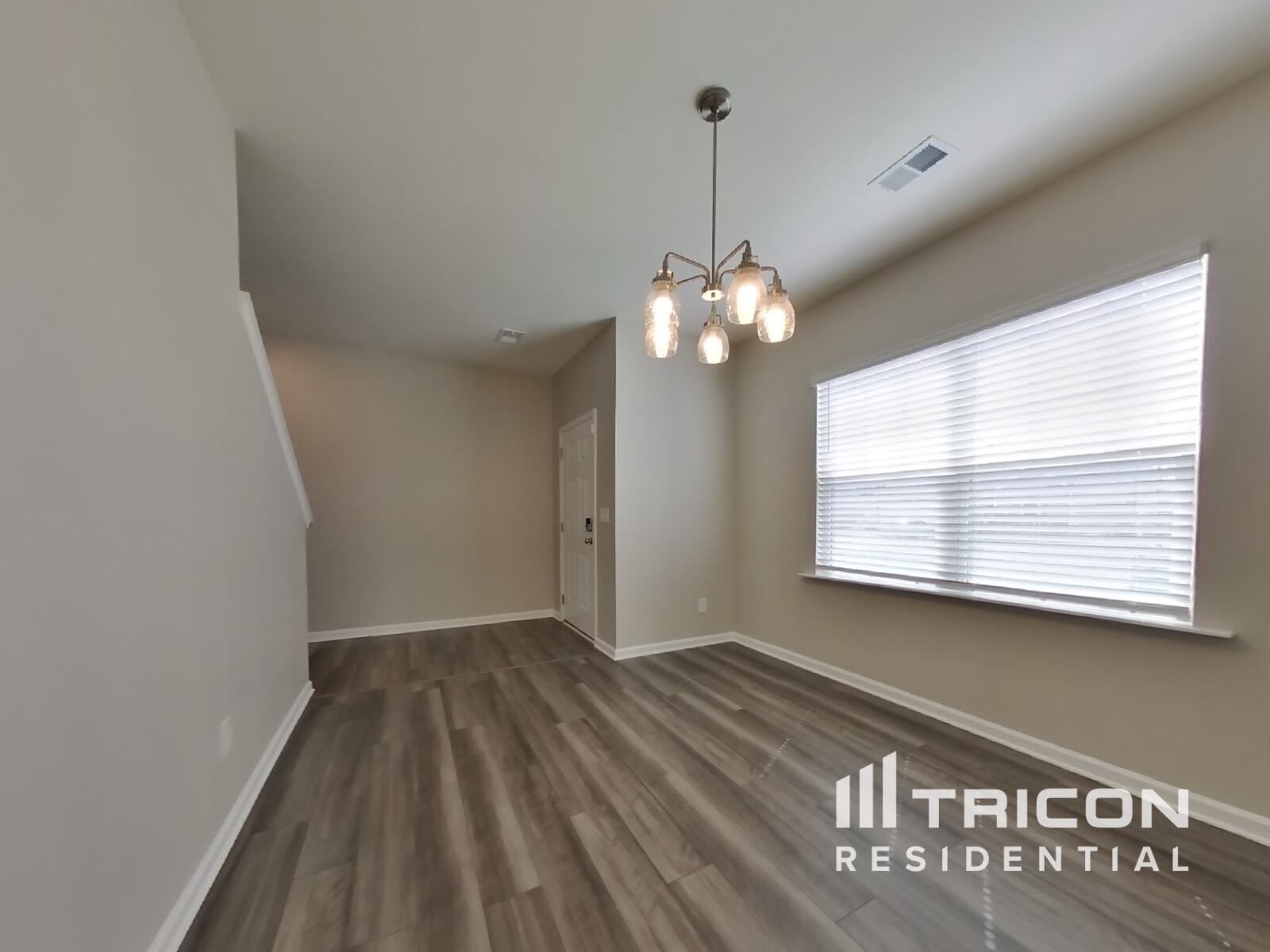 Building Photo - 129 Verona Dr NW