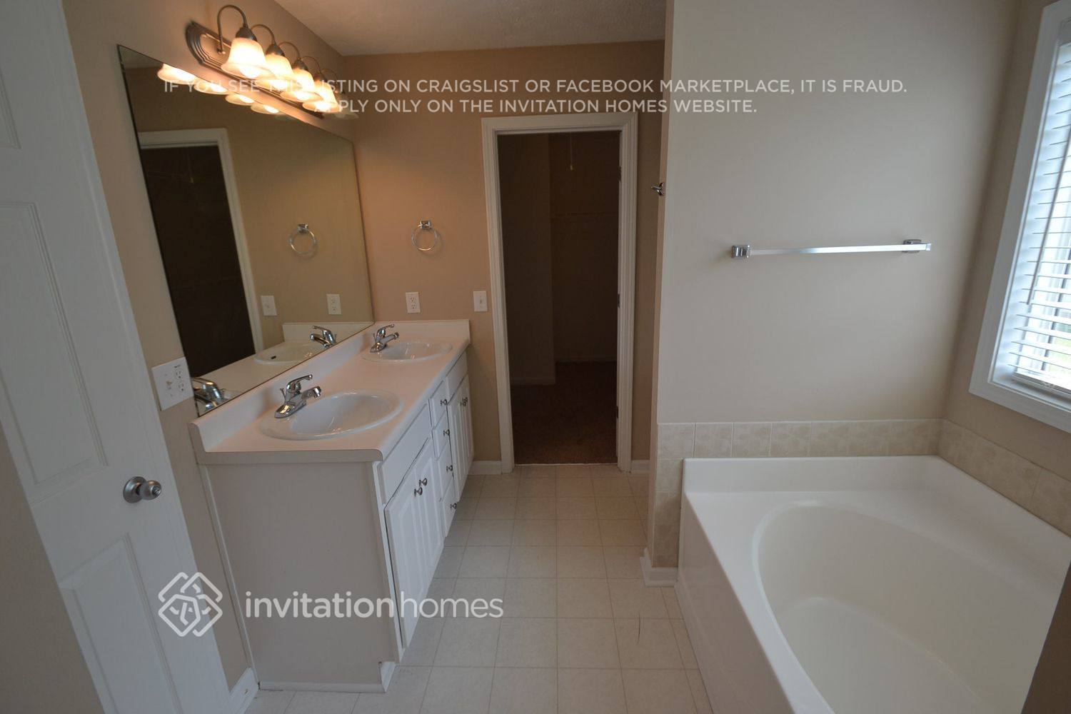 Building Photo - 3506 Bridle Brook Dr NE
