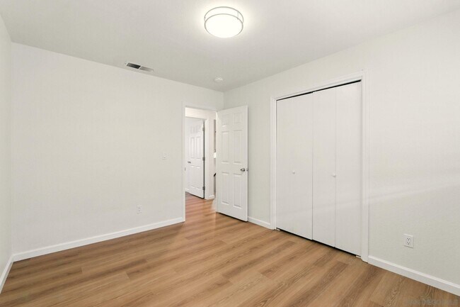 Building Photo - 1312 Shaddick Dr