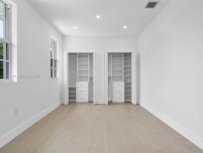Building Photo - 112 Florida Ave