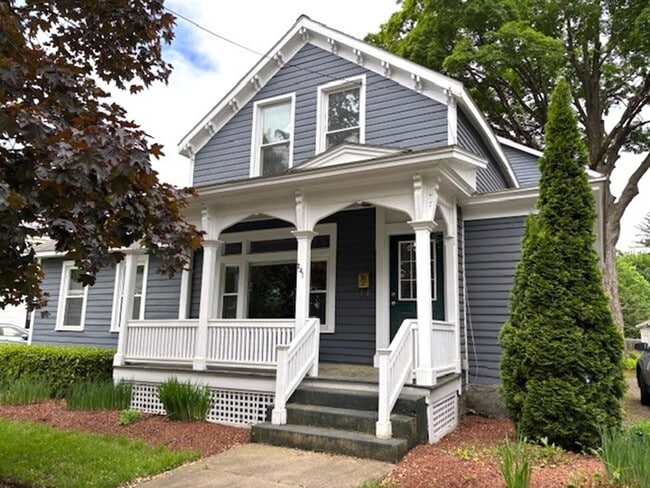 Building Photo - 241 Nelson Ave