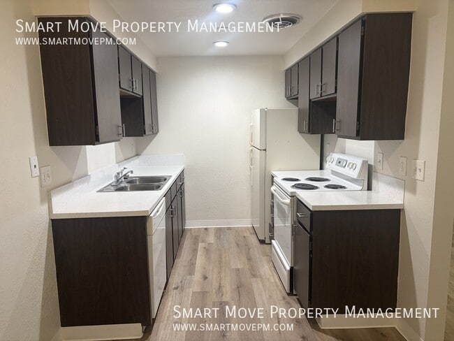 Building Photo - 2561 Targee-