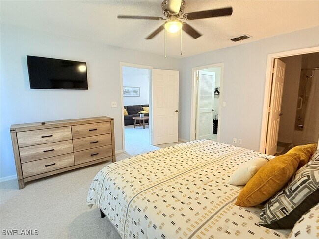 Building Photo - 212 Deerwood Cir