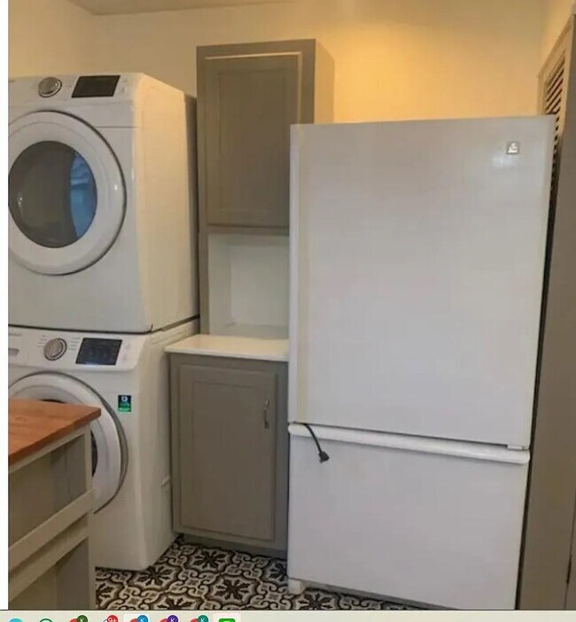 Building Photo - 5260 South St