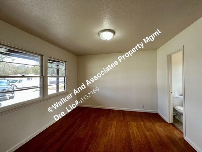 Building Photo - 330 Siler Ln