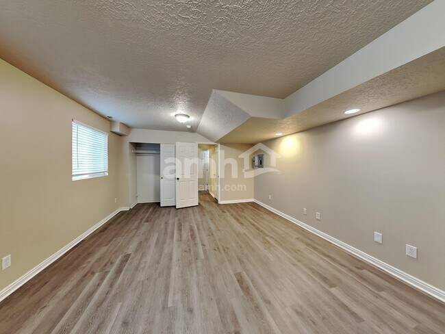 Building Photo - 2848 W 2125 S