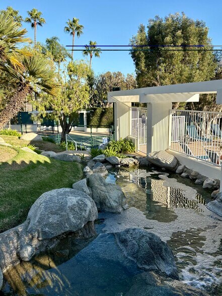 Building Photo - 6483 Zuma View Pl