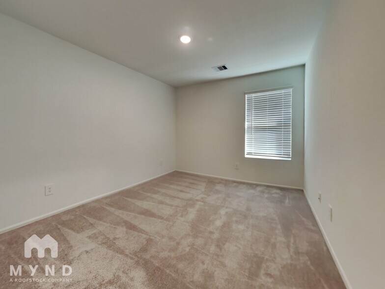 Building Photo - 2842 Via Augusta Dr