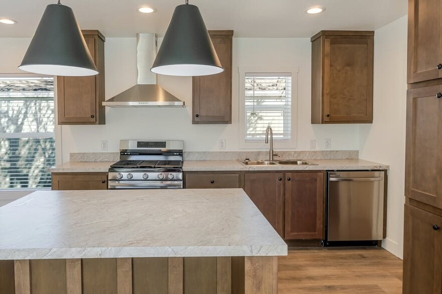 Building Photo - Canyon View Homes