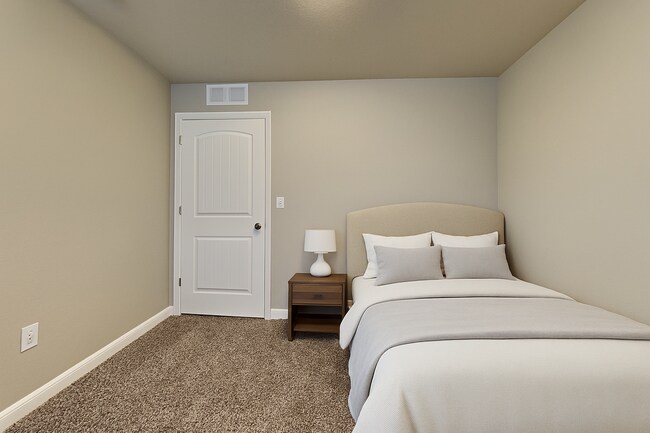 Building Photo - 3 BR/2BA Newly Renovated Single Family Home | 2-Car Covered Parking |In Blue Springs!