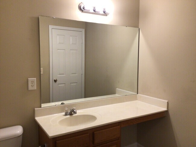 Building Photo - 3104 Olustee Dr