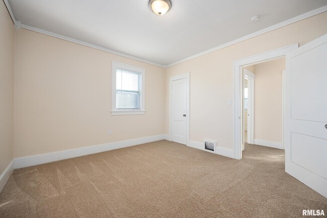 Building Photo - 400 E Virginia Ave