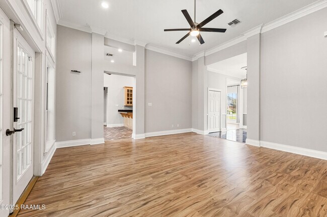 Building Photo - 408 Gordon Crockett Dr