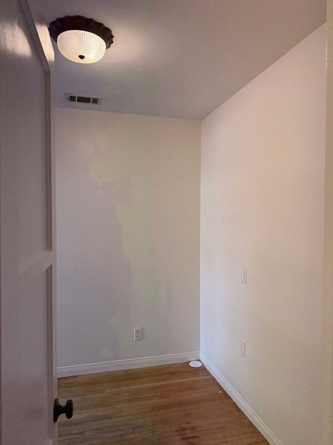 Building Photo - 108 Buena Vista Dr