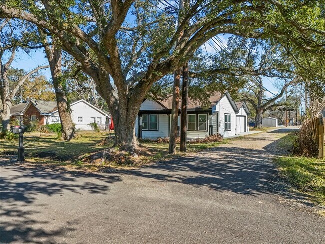 Building Photo - 120 Illinois Ave