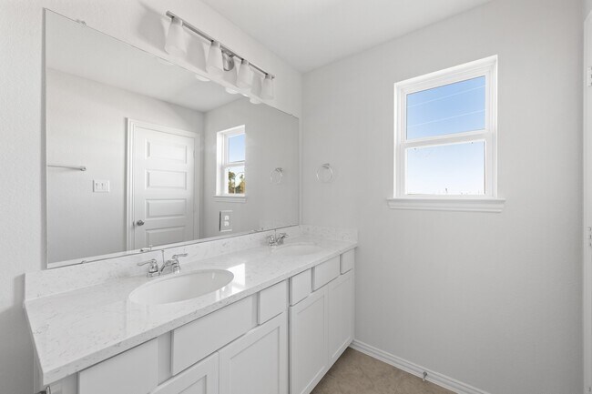 Building Photo - 27806 Western Crk Ct