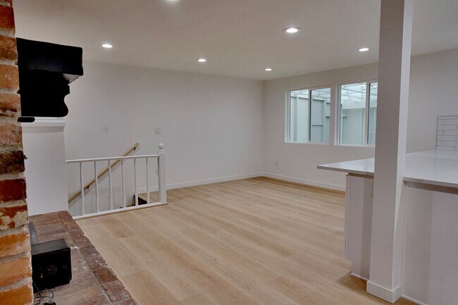 Building Photo - 4 bedroom Home on Highland St in Tacoma - APPLICATION PENDING
