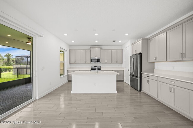 Building Photo - 640 Veridian Cir NW