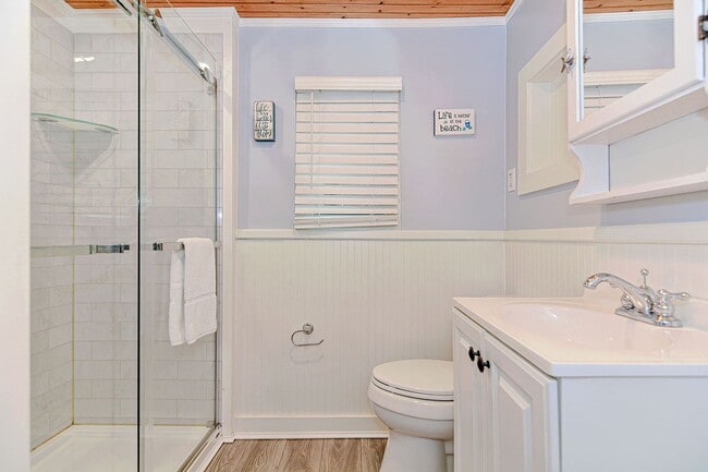 Building Photo - WINTER RENTAL: Changes In Latitude (Dogs Welcome!)