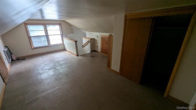 Building Photo - 153 W Main St