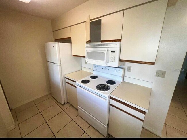 Building Photo - 2719 N Poinciana Blvd