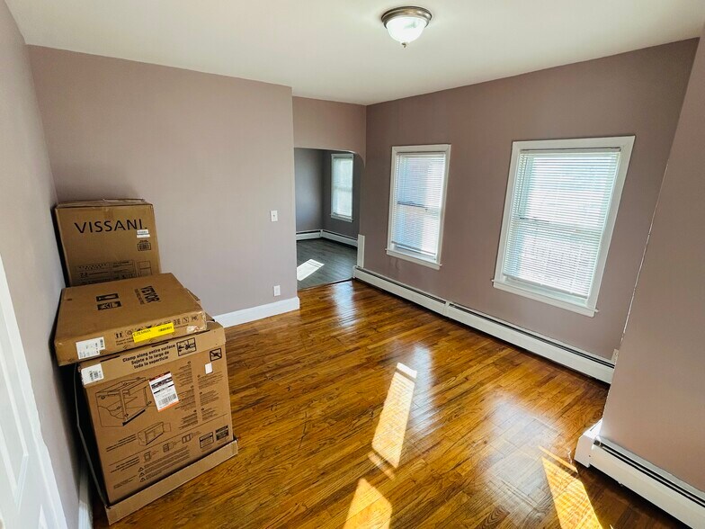 Building Photo - 25 Fallon Ave