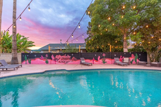 Building Photo - 5747 N 48th Ln