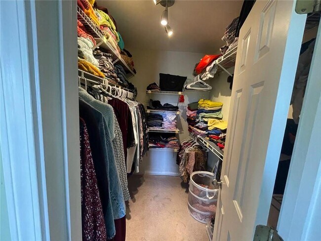 Building Photo - 156 Plantation Trce