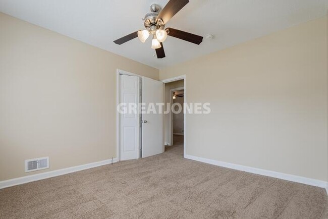Building Photo - 7268 Fontana Dr