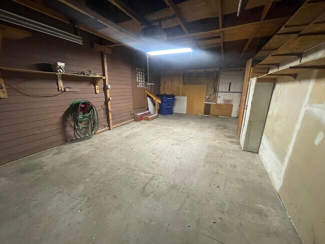 Building Photo - Three Bedroom Bayfield House with Large Fe...