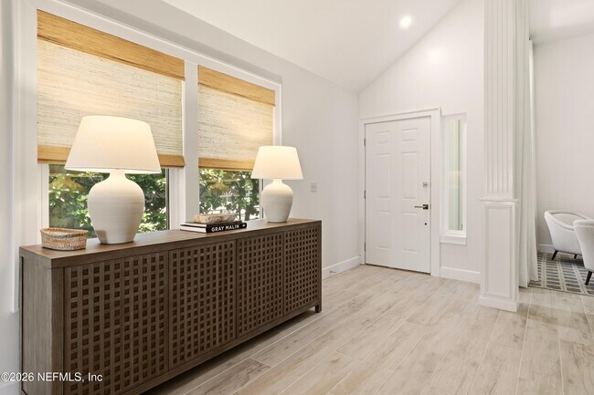 Building Photo - 120 Alsace Ct