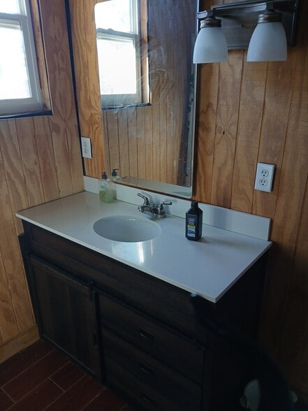 Building Photo - 1445 Waterway Ln