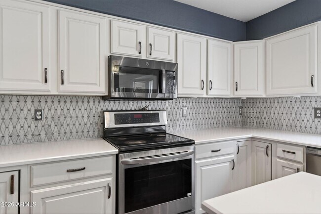 Building Photo - 3241 S Horizon Pl