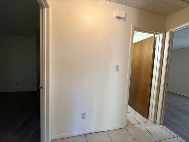 Building Photo - Taylor - 5315