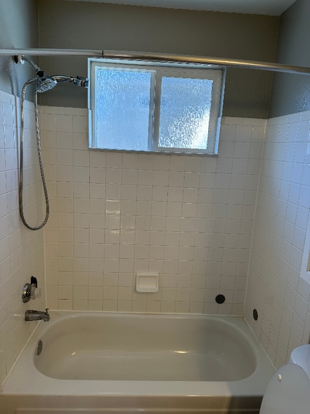 Building Photo - 5358 Spruce Ave