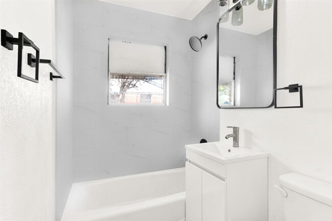 Building Photo - 316 Hilltop Ave