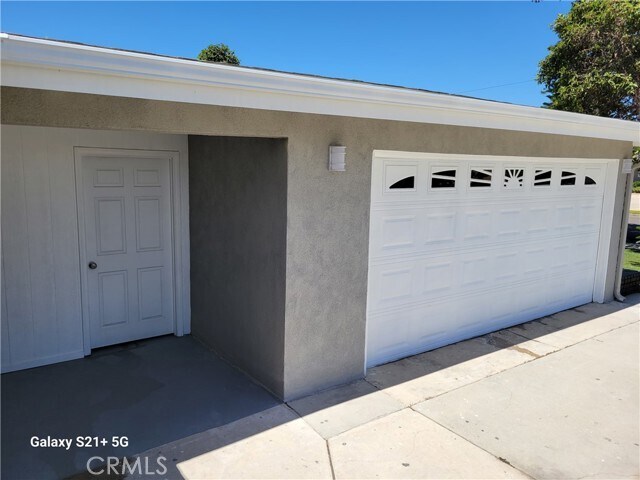 Building Photo - 937 N Iroquois Ave