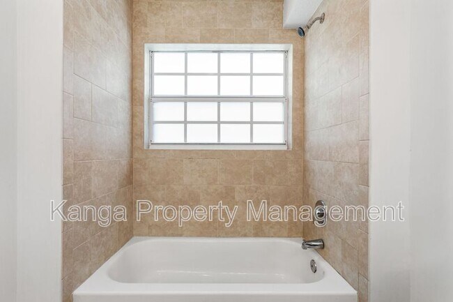 Building Photo - 3525 NW 114th Ln