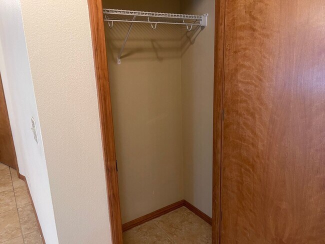 Building Photo - Your new HOME is waiting for you !