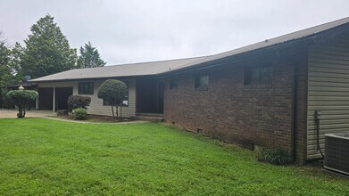 Building Photo - 3 Bedroom 2.5 bathroom home for rent