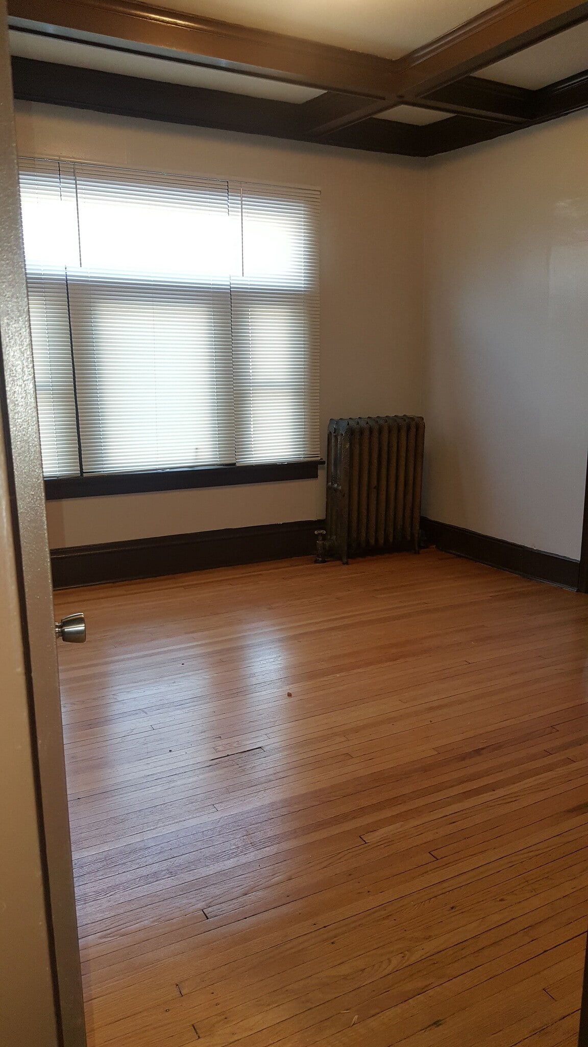 biggest bedroom off kitchen - 3300 1st Ave S