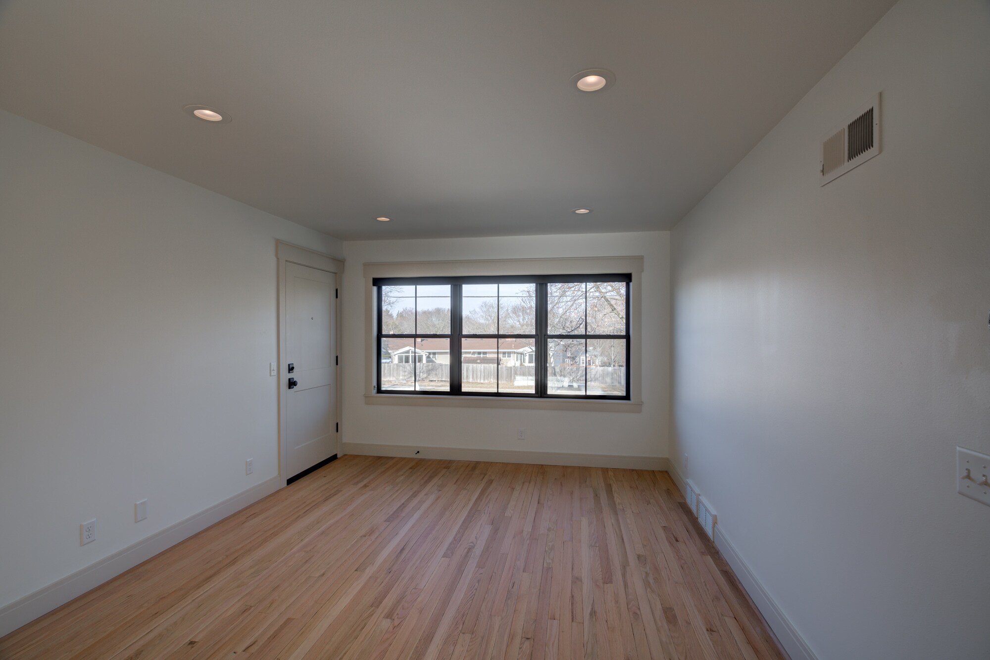 Building Photo - 401 Presidential Ln