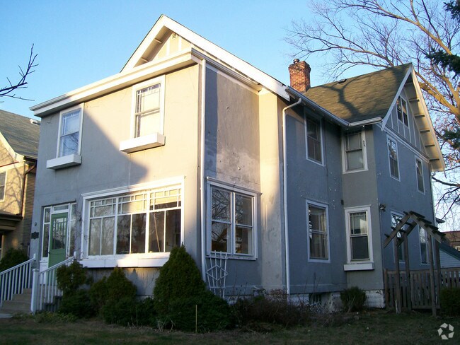 Building Photo - 3211 Colfax Ave S
